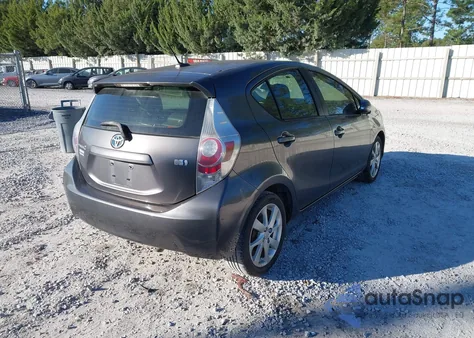 2012 Toyota Prius C Four из США, поврежденный, VIN JTDKDTB3XC1031454